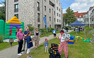 Nachbarschaftsfest mit Hüpfburg